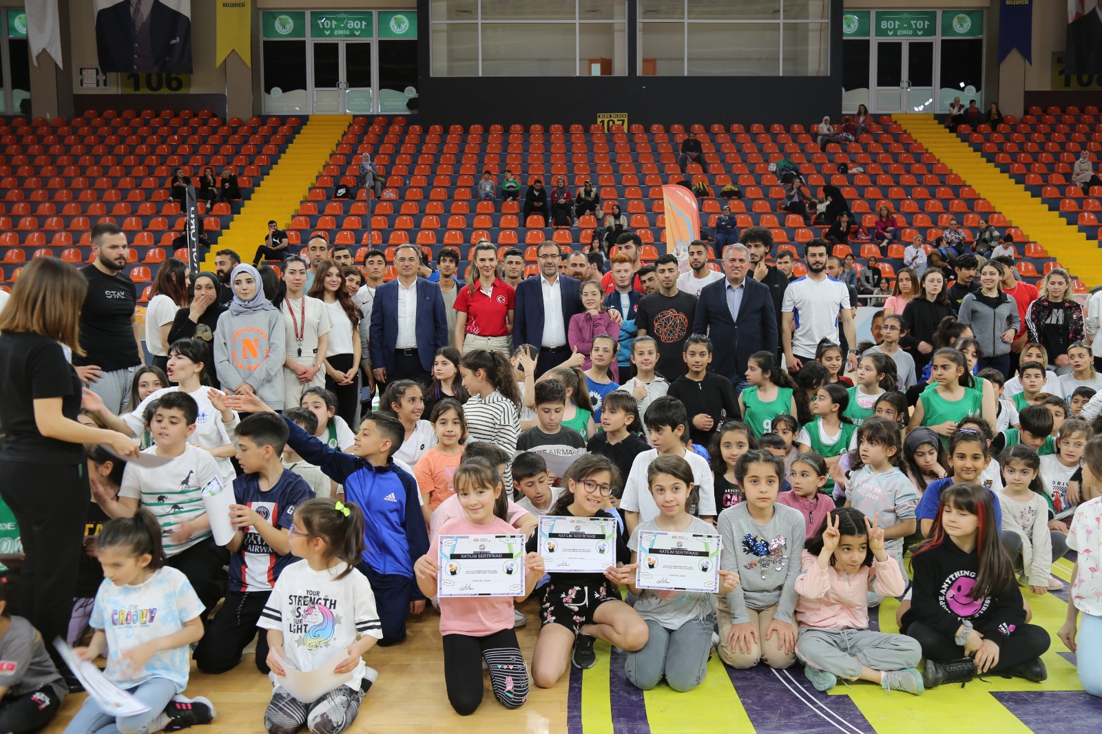 Ankara-Mamak'ta Çocuk Atletizm Şenliği yaşandı