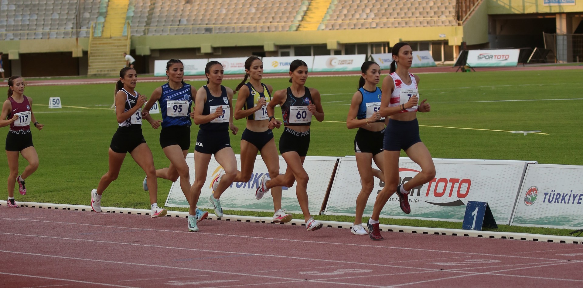 Süper Ligin İlk Kademesi İlk Gün Yarışmaları İzmir'de Tamamlandı