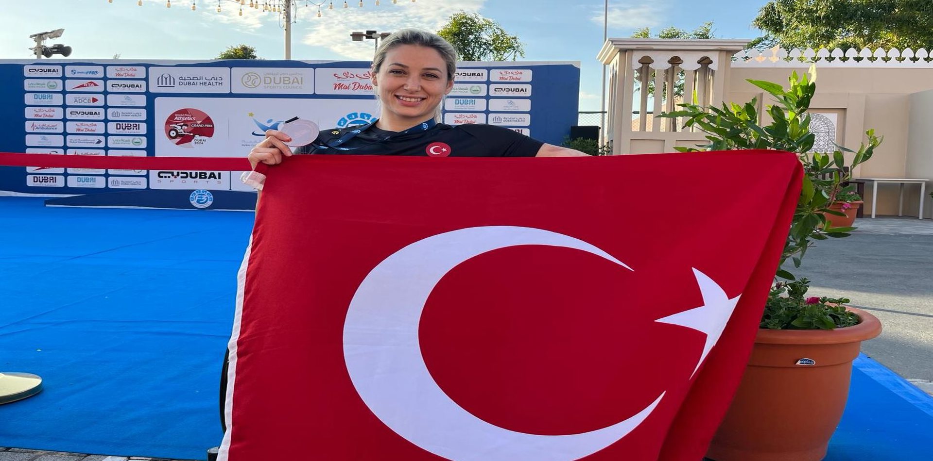 PARA Atlet Hamide Doğangün 400m’de bronz madalya kazandı.